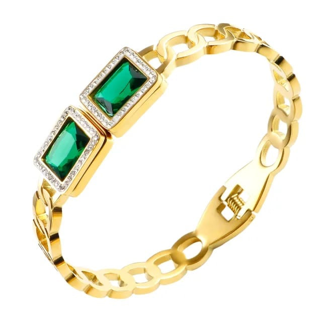 Green Gemstone Gold Bracelet – Elegant Statement Jewelry