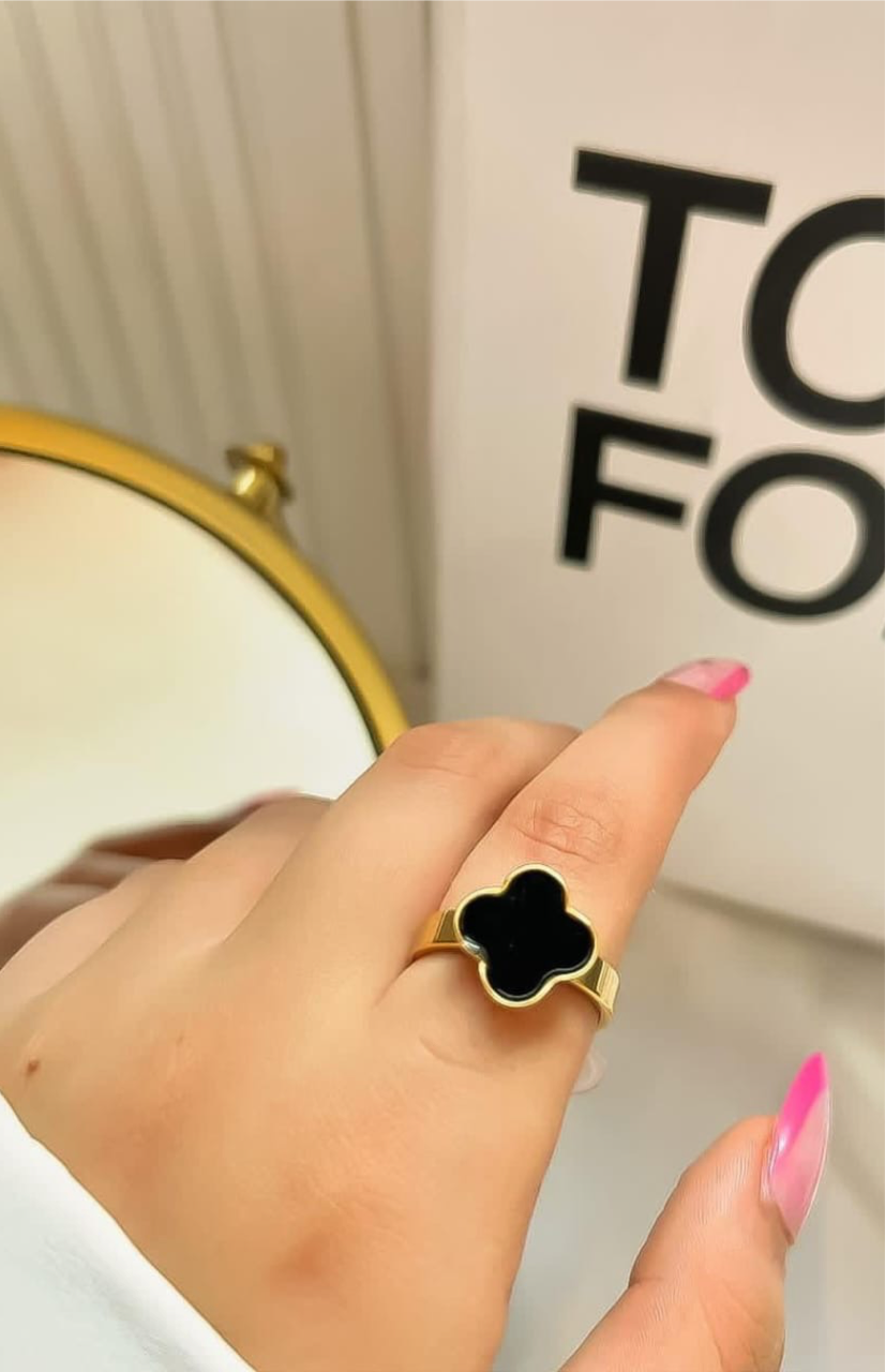 Elegant Black Clover Ring