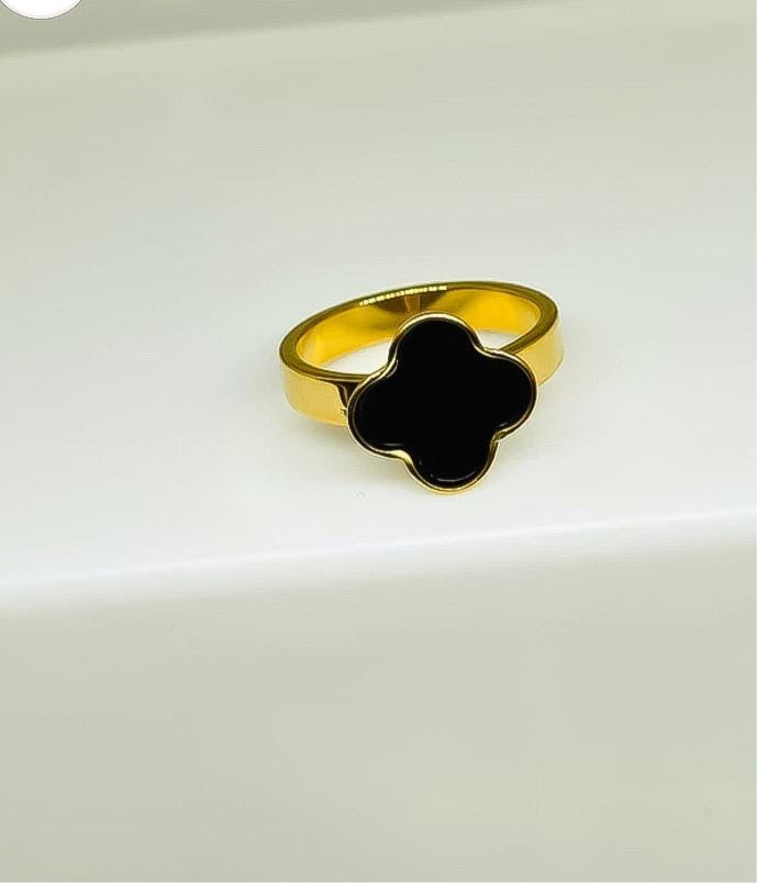 Elegant Black Clover Ring