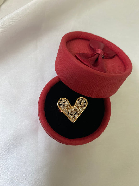 Graceful Gold Heart Ring